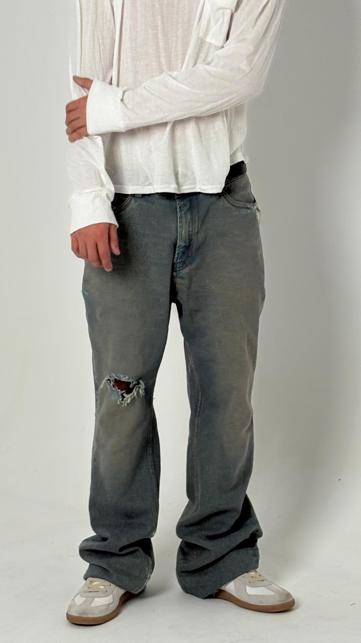 WASHED DENIM FLARED JEANS