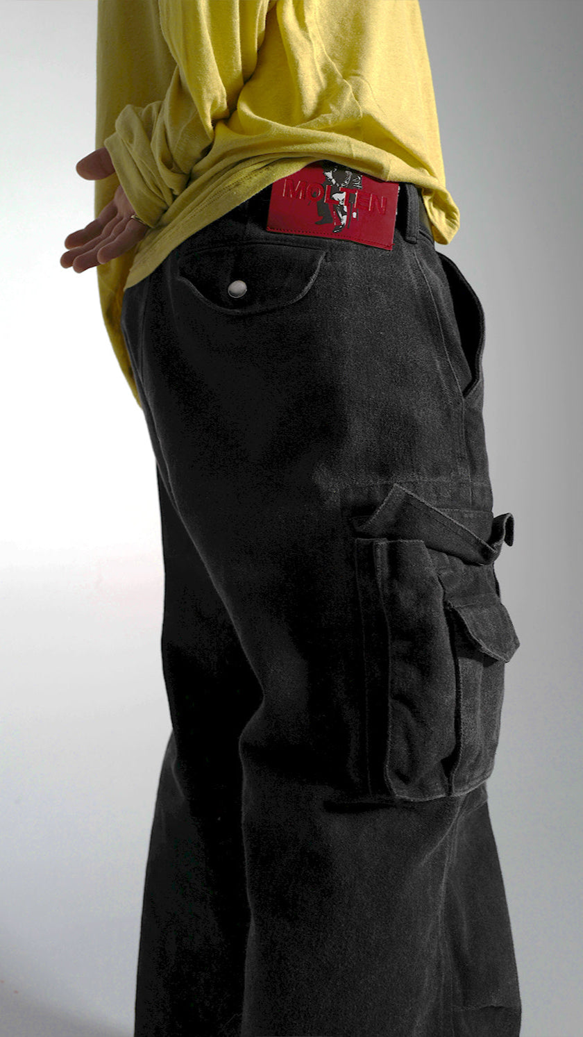 BLACK HEAVY WASH CARGOS